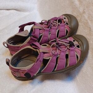 Keen waterproof hiking sandals women's size 6